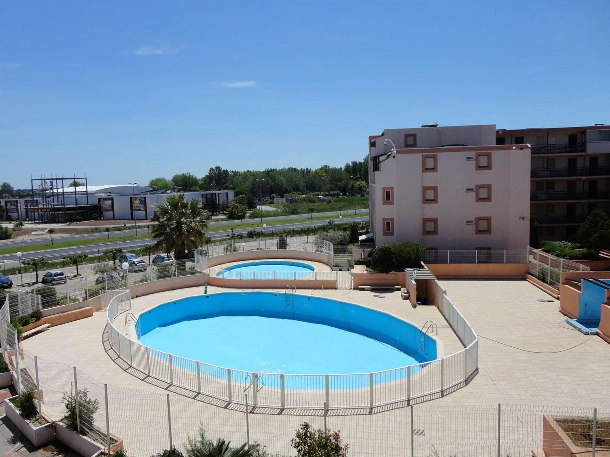 Studio Climatise Double Cabine Avec Piscine Et Parking A 650M De La Plage - Fr-1-307-140 Le Grau-du-Roi Luaran gambar